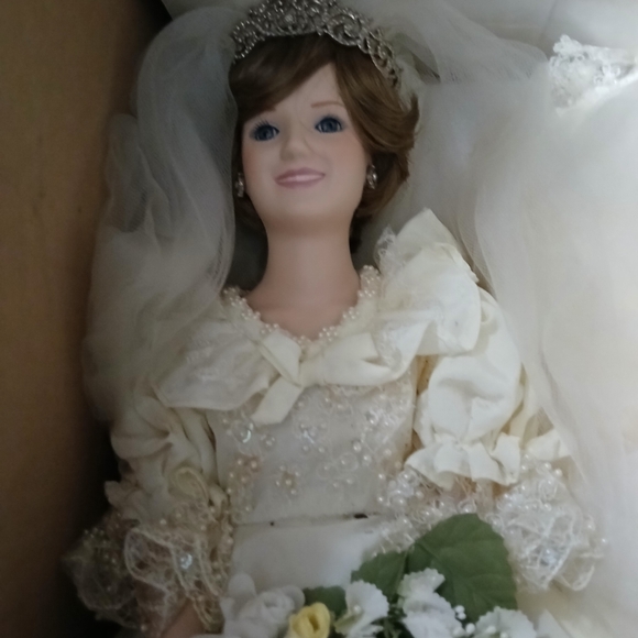 Princess Diana doll - Picture 13 of 14